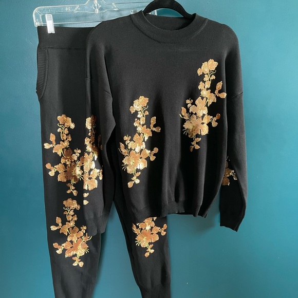 The Kinrey Hand Beaded Knit Sweater Set - Picture 5 of 13